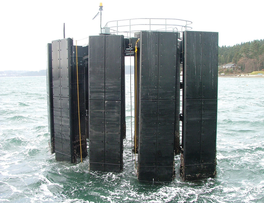 Polymer Industries’ Polyslick® UV stabilized UHMW-PE marine fender panels