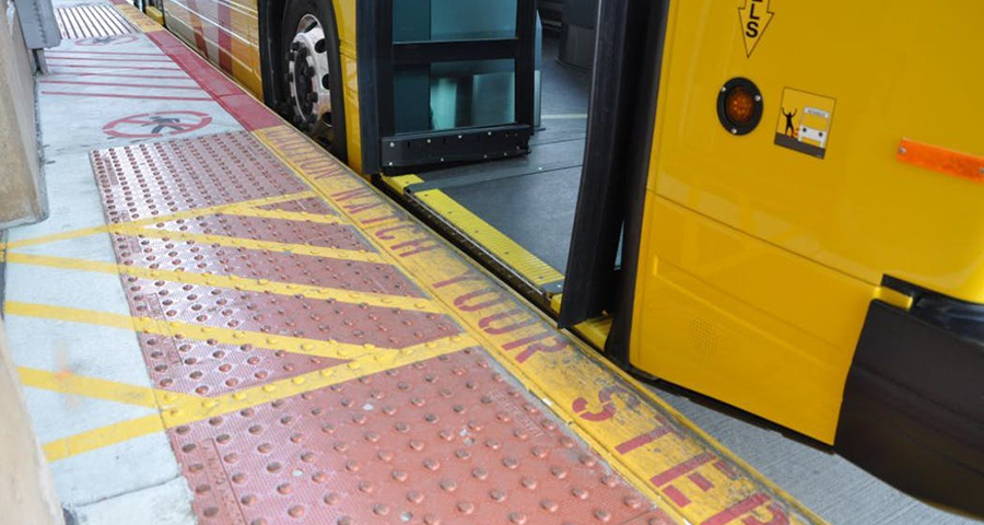 Reduced boarding gap at a level boarding bus rapid transit platform