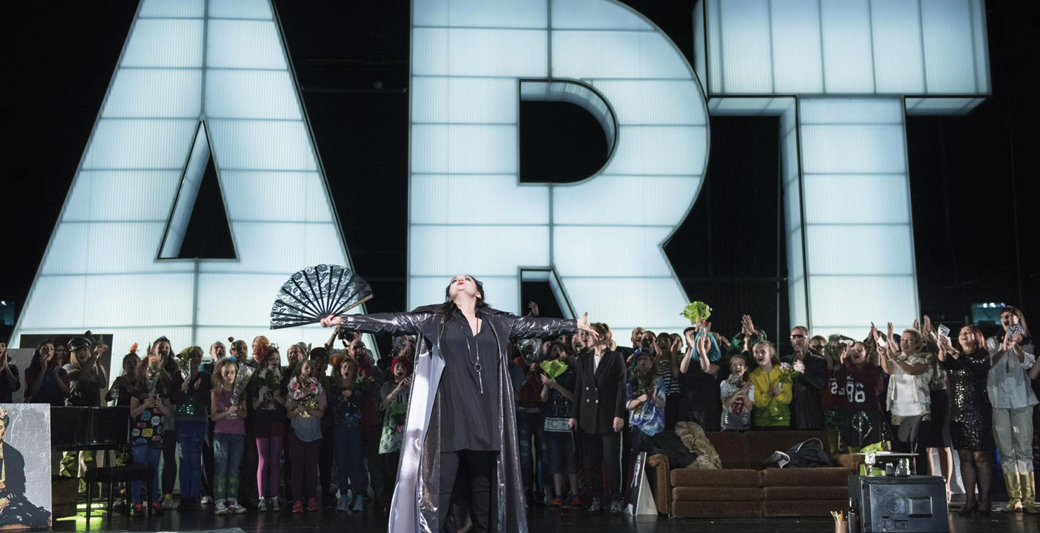 Giant lettering made from ACRYLITE® Resist multi-skin was created for the stage design for Giacomo Puccini’s opera, “Tosca” in the Halle Opera House, Halle, Germany.