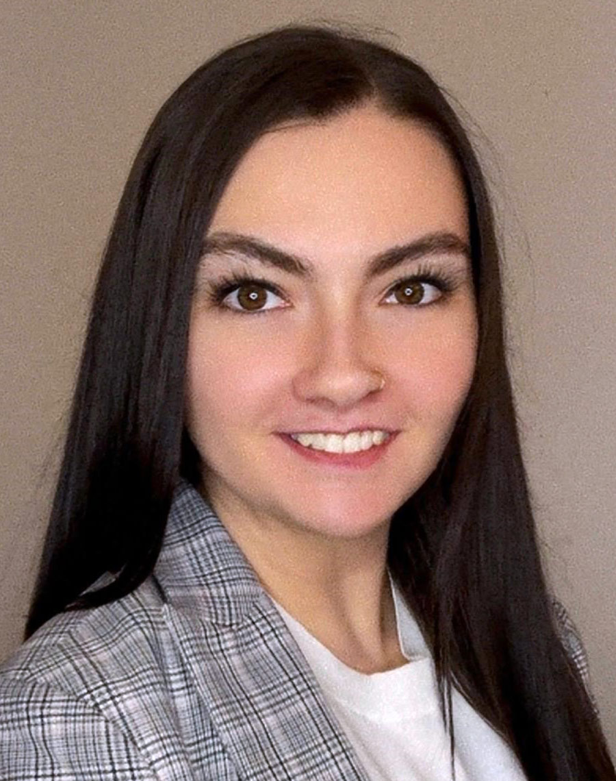 headshot of Bailey Mrozek