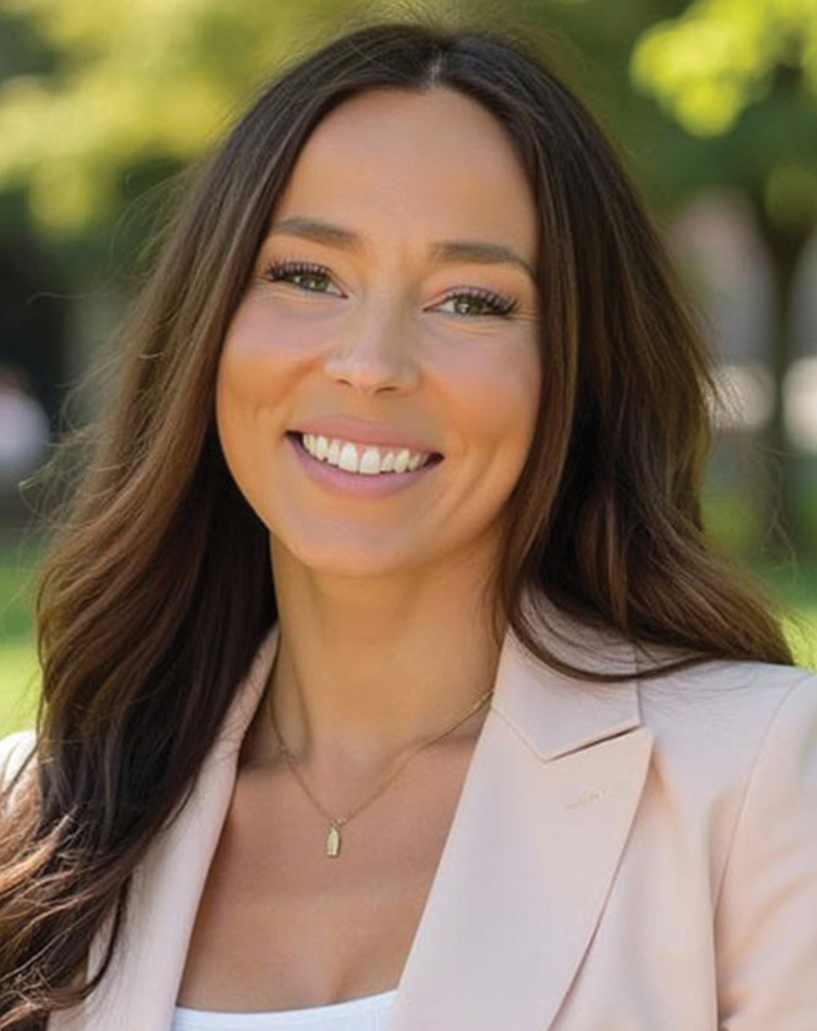 headshot of Lauren Fisher